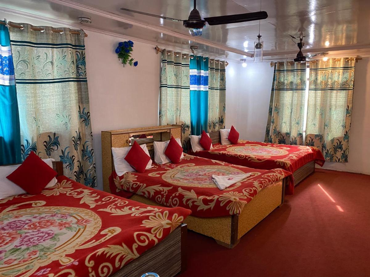 Hotel Young Mamta Srinagar  Exterior photo