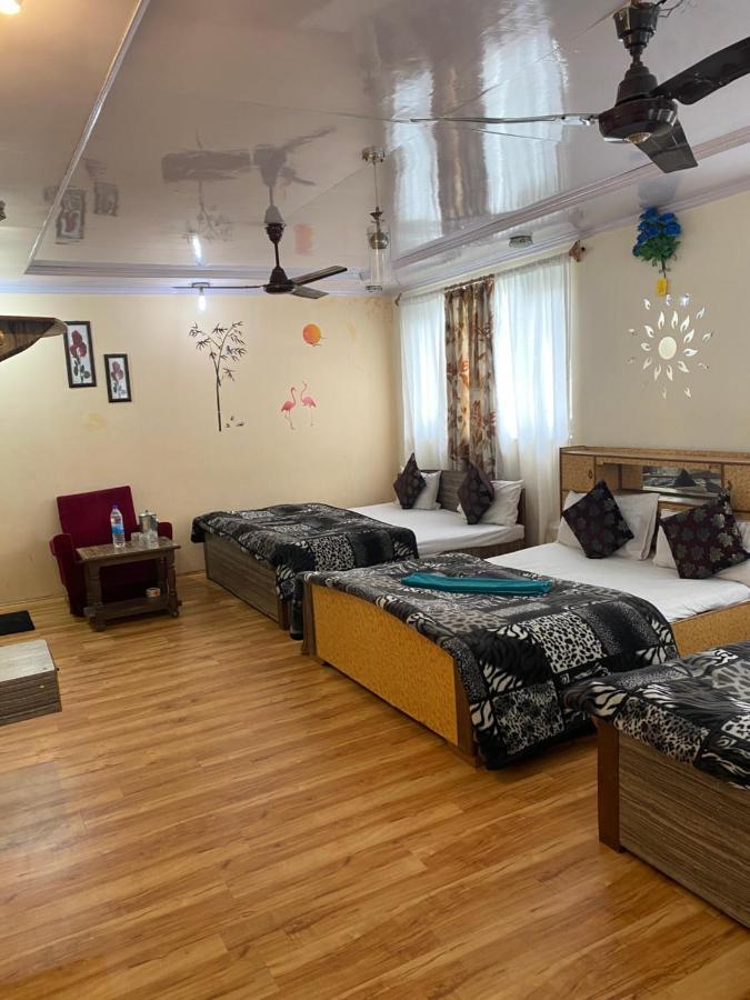 Hotel Young Mamta Srinagar  Exterior photo