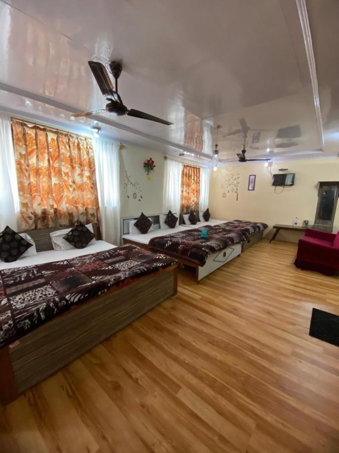 Hotel Young Mamta Srinagar  Exterior photo