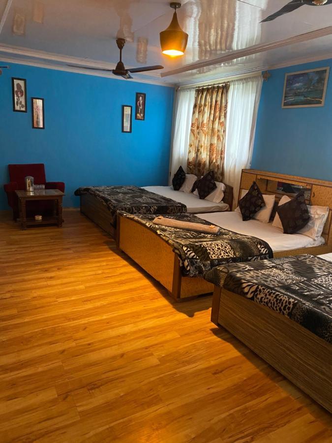 Hotel Young Mamta Srinagar  Exterior photo