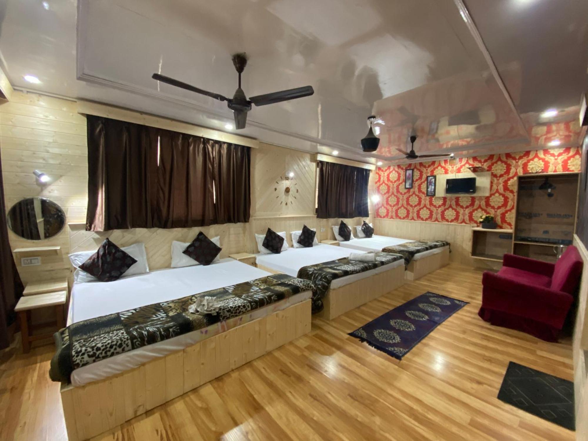 Hotel Young Mamta Srinagar  Exterior photo