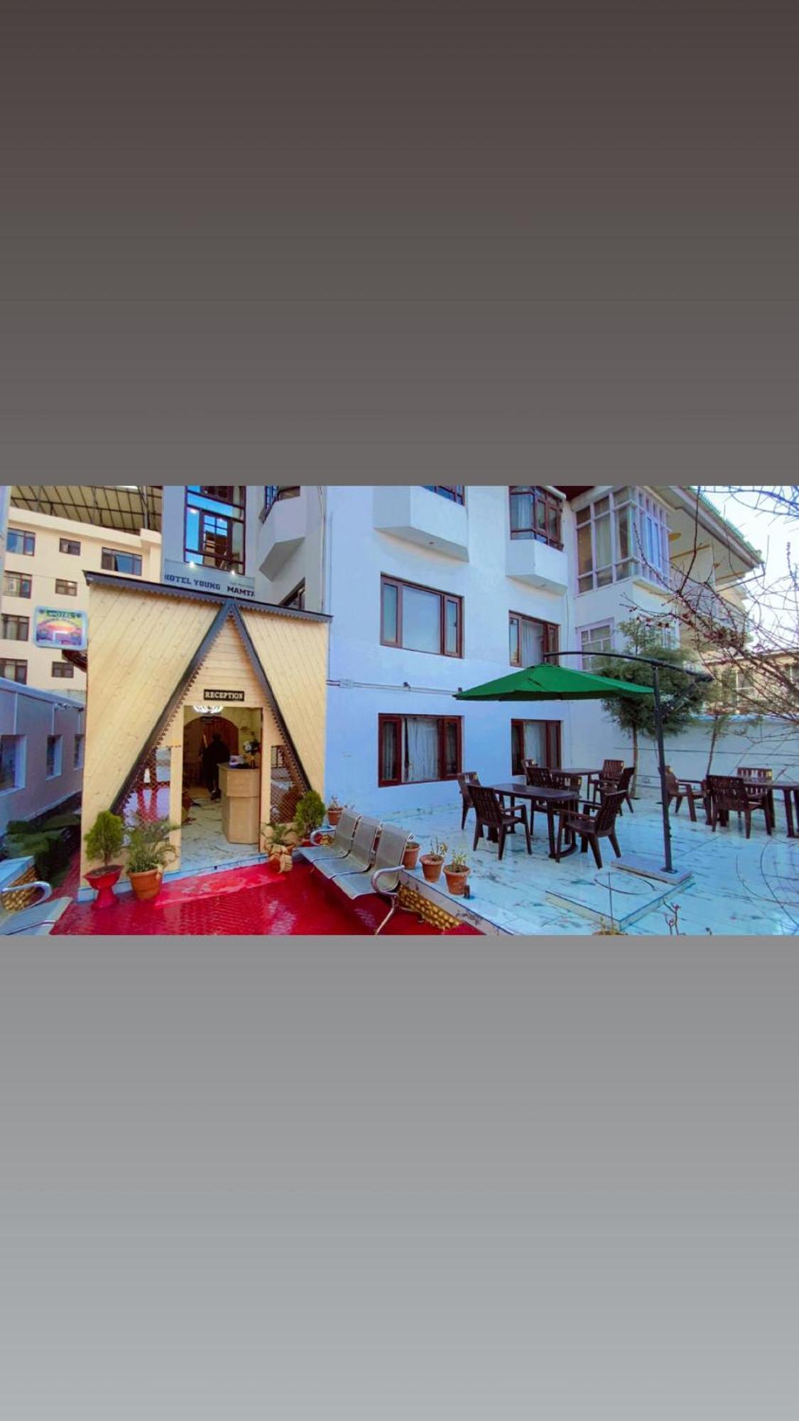 Hotel Young Mamta Srinagar  Exterior photo